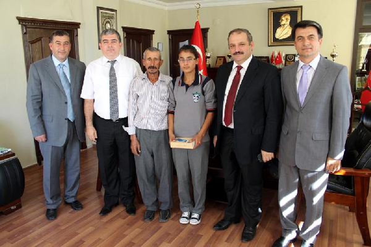 Silifkeli Öğrenci Bulduğu 400 Lirayı Polise Teslim Etti