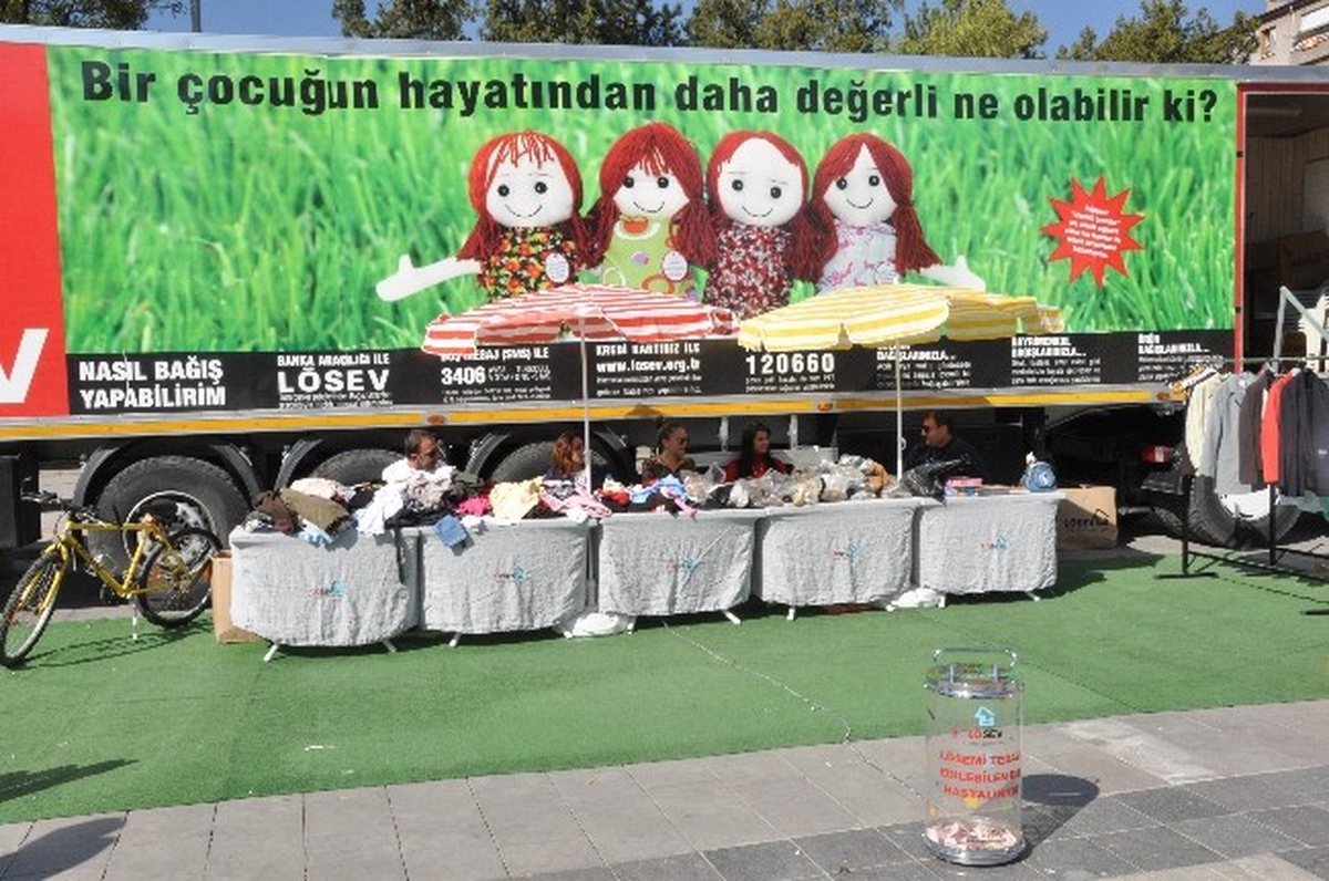 LÖSEV\'in İyilik Tır\'ı Kırıkkale\'de