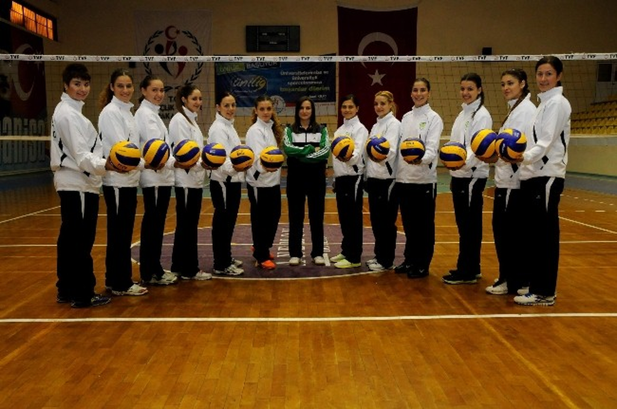 Manisa Belediyesi\'nin Sultanları 3. Lige Hazır