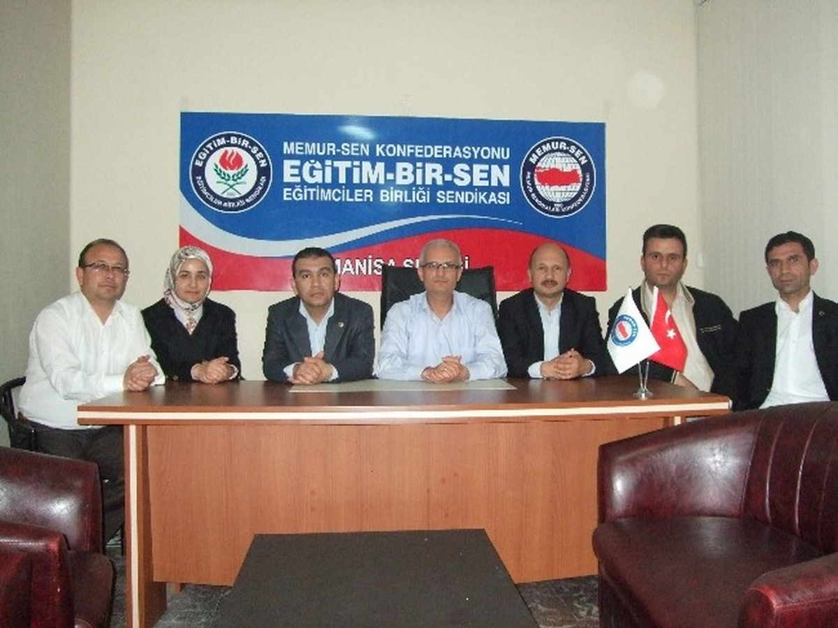 Manisa Eğitim Bir- Sen Üyelerini Şube Müdürlüğü Sınavı\'na Hazırlayacak