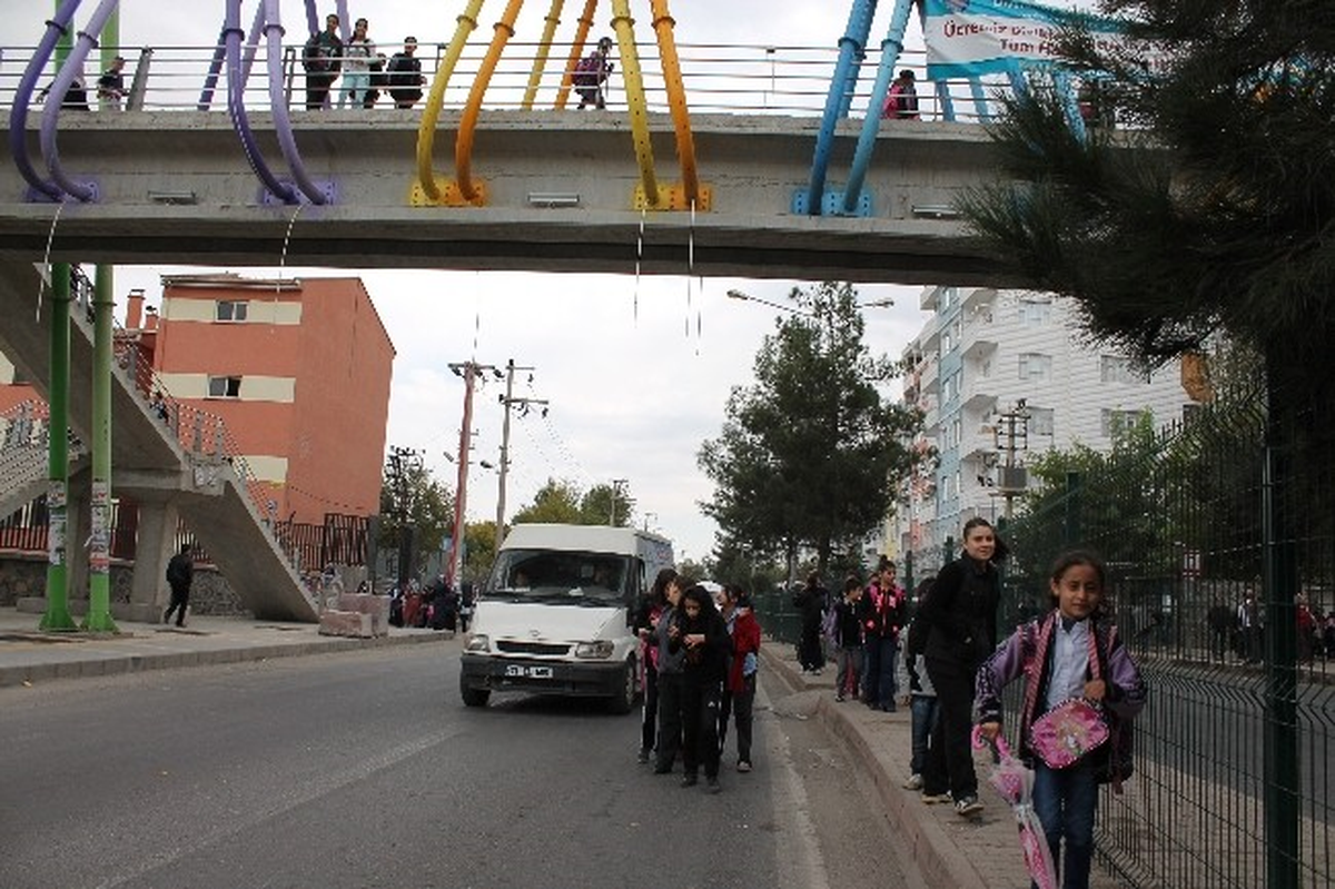 Öğrenciler Kazaya Davetiye Çıkarıyor