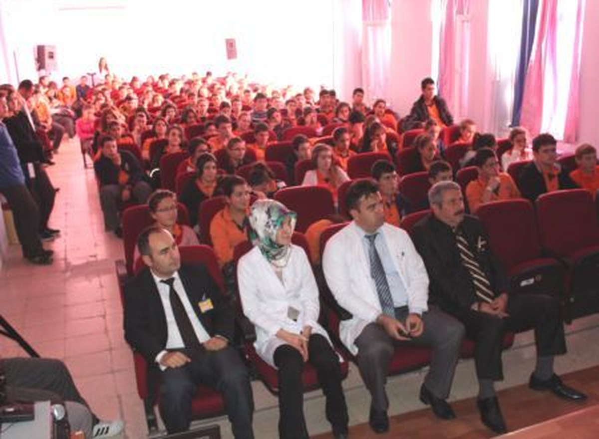 Pazaryeri\'nde "Değerler Eğitimi" Konferansı