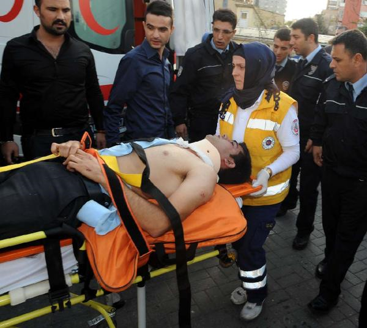 Sarıyer\'de Polis Aracı Devrildi: 2 Polis Yaralandı