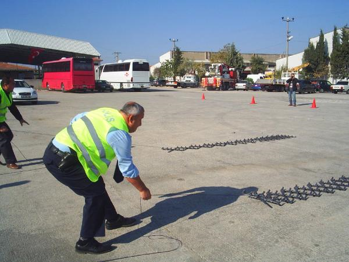 Polise Çivili Kapan Atma Kursu