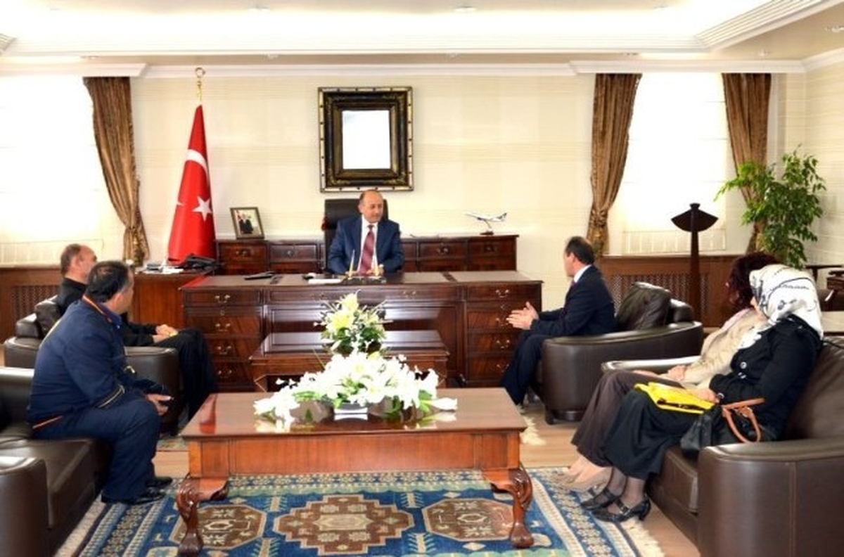 PTT Başmüdürü Kavak, Vali Azizoğlunu Ziyaret Etti