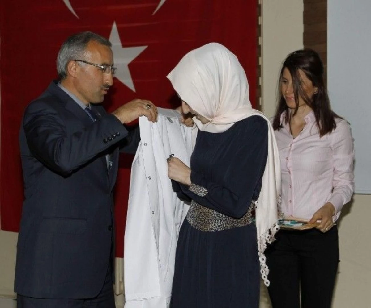 Recep Tayyip Erdoğan Üniversitesi\'nde Beyaz Önlük Giyme Töreni