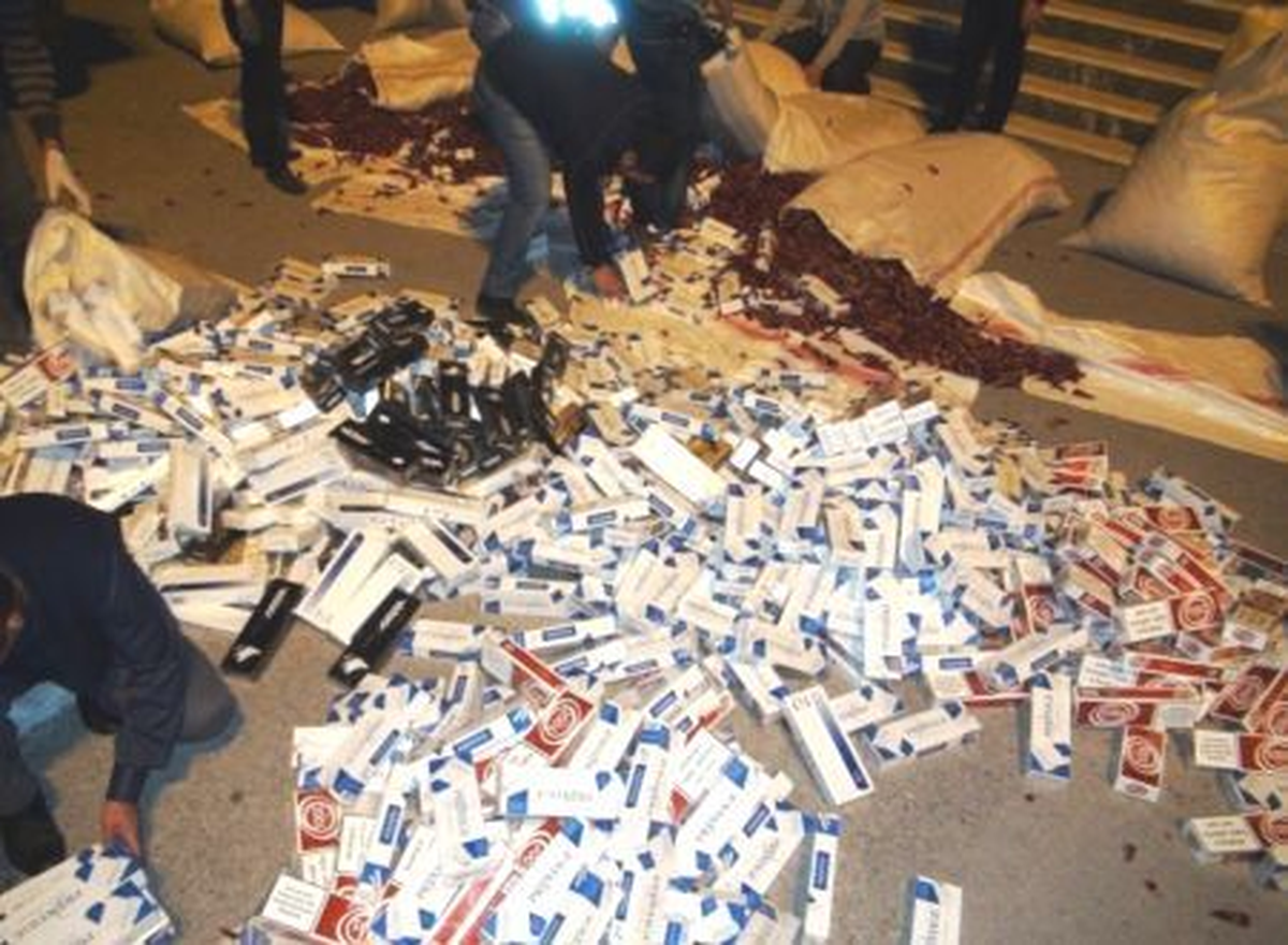 Salihli\'de 179 Paket Kaçak Sigara Ele Geçirildi