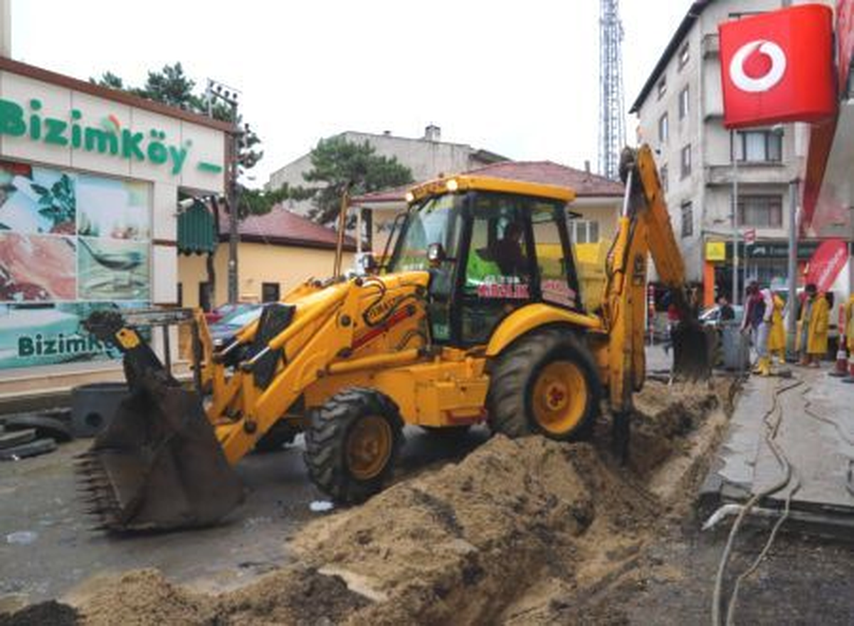 Sapanca\'da Elektrik Hatları Yer Altına İniyor