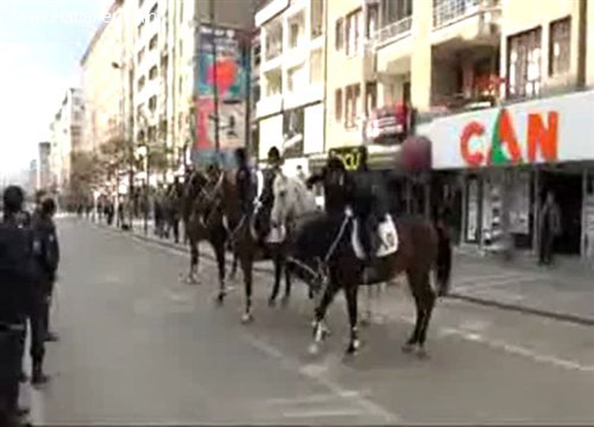 Sivas\'ta Gerçeğini Aratmayan 29 Ekim Provası