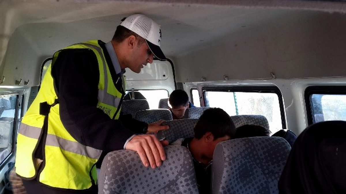 Suşehri\'nde Okul Servis Minibüslerine Sıkı Denetim