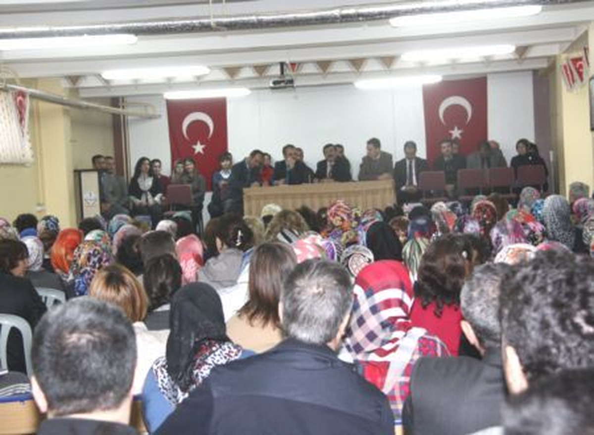 Taşova\'da Yeni Sınav Sistemi Bilgilendirme Toplantısı Yapıldı