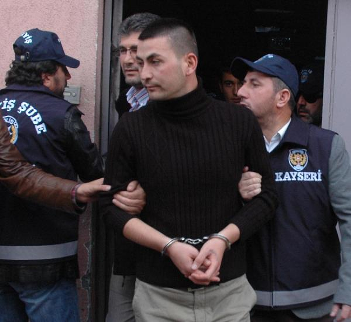 Tespihini Vermeyen Arkadaşını Öldürdü (2)