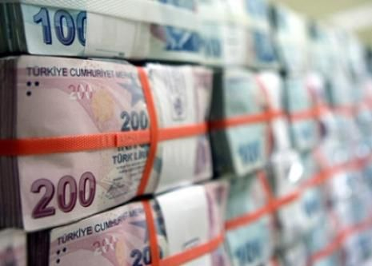 Tüketici Kredileri ve Taksitli Ticari Krediler Arttı, Kredi Kartı Kullanımı İse Azaldı