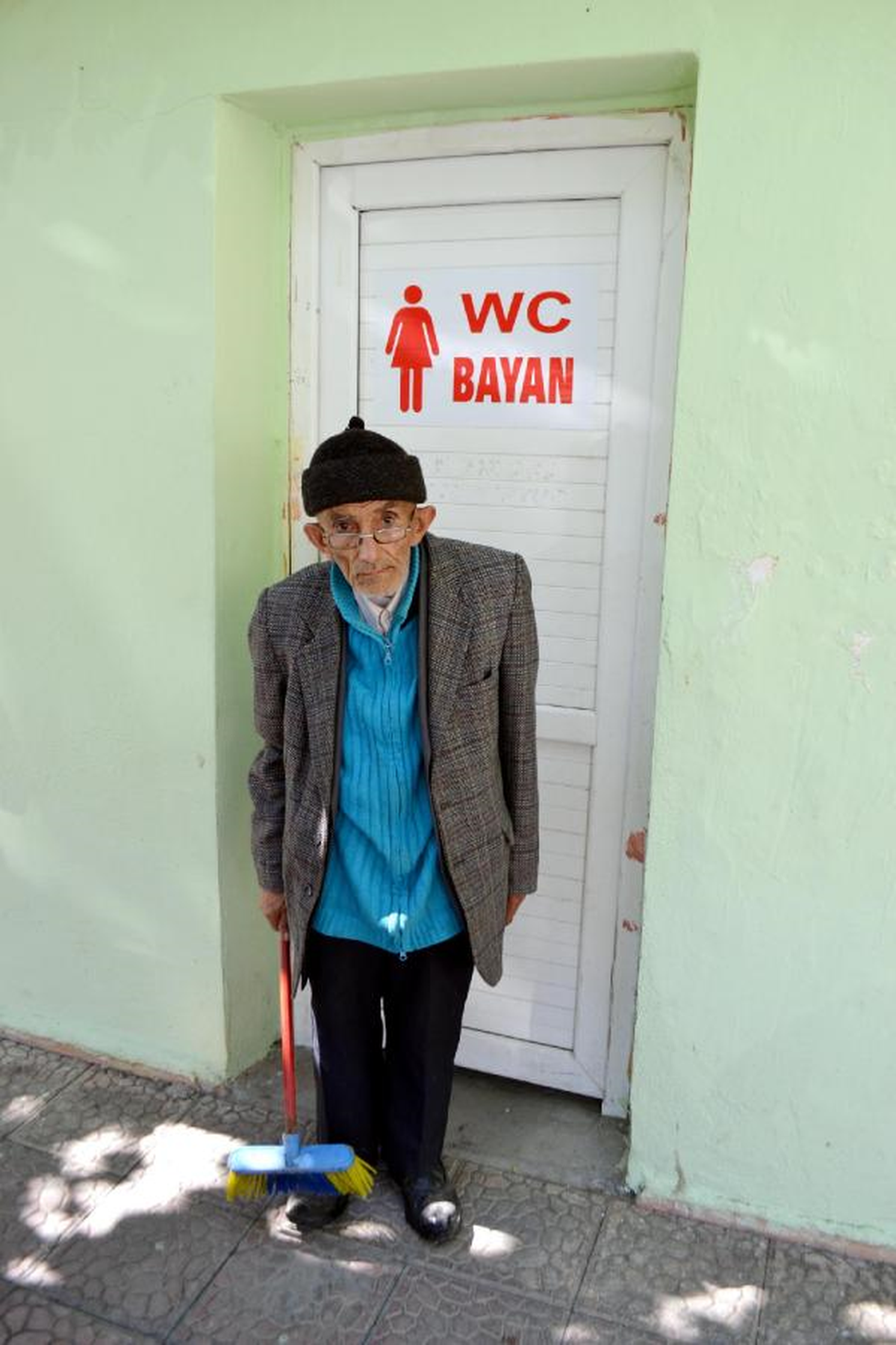 Tuvaletten Kazandığını Vakfa Bağışladı