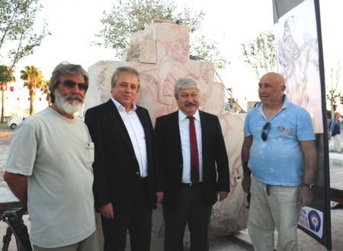 Antalya\'da Uluslararası Mizahi Heykel Sempozyumu Başladı