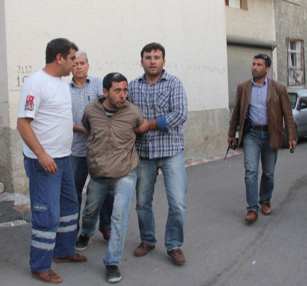 Adana\'da Boşanmak İsteyen Kadının Bıçakla Yaralanması