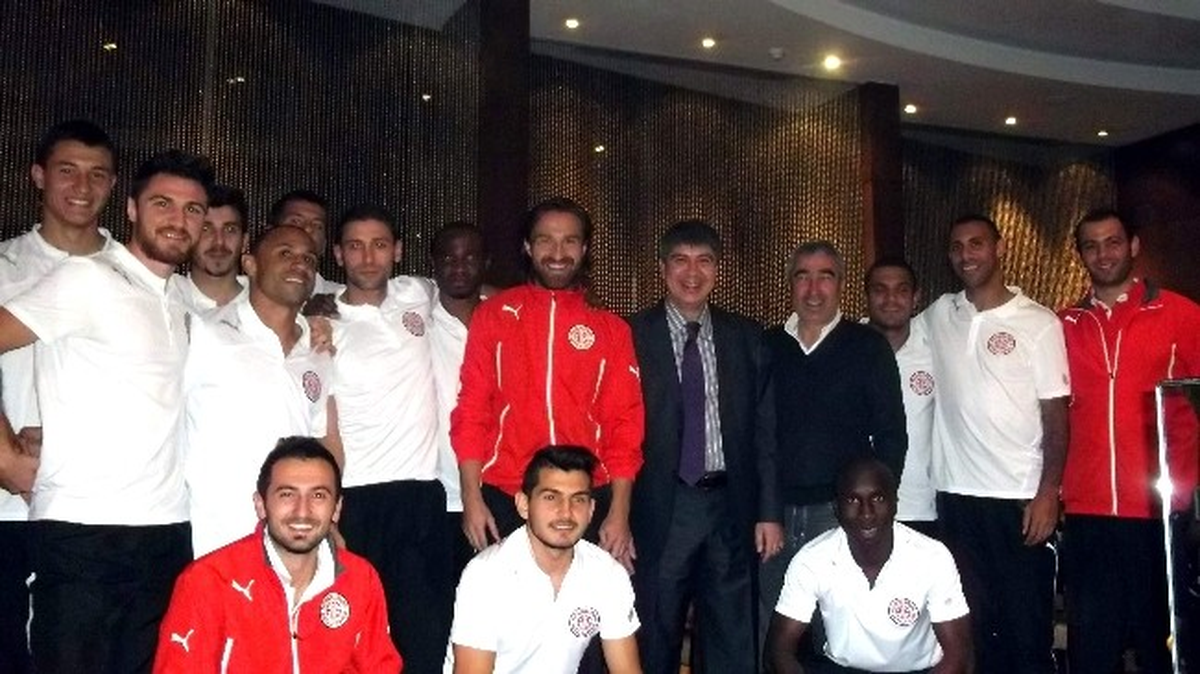 AK Parti Genel Başkan Yardımcısı Türel\'den Antalyaspor\'a Sürpriz Ziyaret