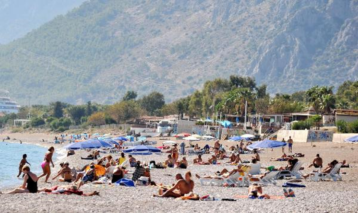 Antalya\'da Yaz Günlerini Aratmayan Sohbahar Güneşi