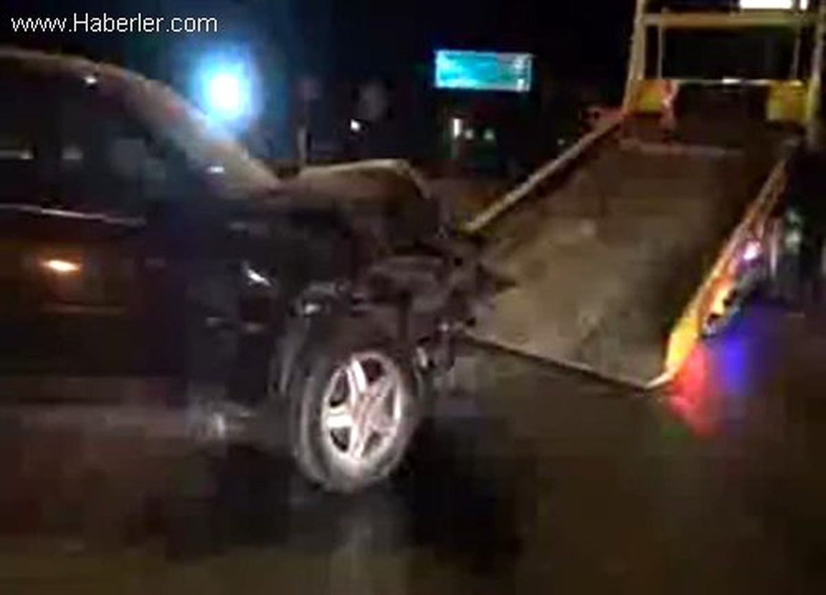 Arkadan Gelen Tanker Otomobile Çarptı