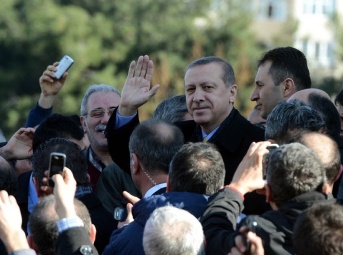 Başbakan Erdoğan, Cuma Namazını Başyazıcıoğlu Camisi\'nde Kıldı