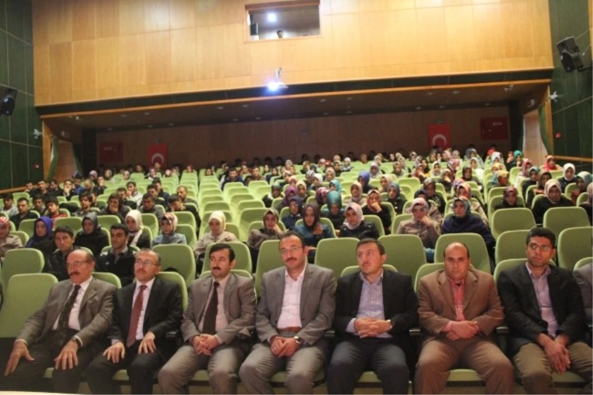 Bayburt Üniversitesi İlahiyat Fakültesi, Öğrencilerle Tanışma Toplantısı