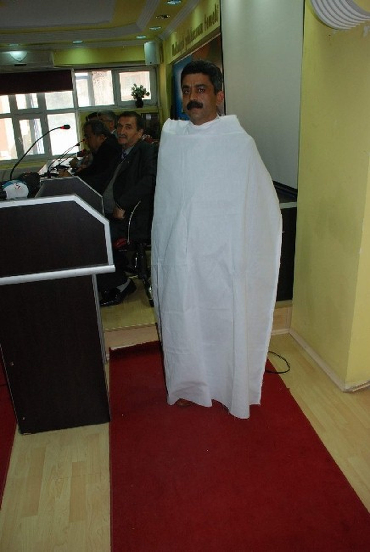 Belediye Başkanı Kefen Giydi