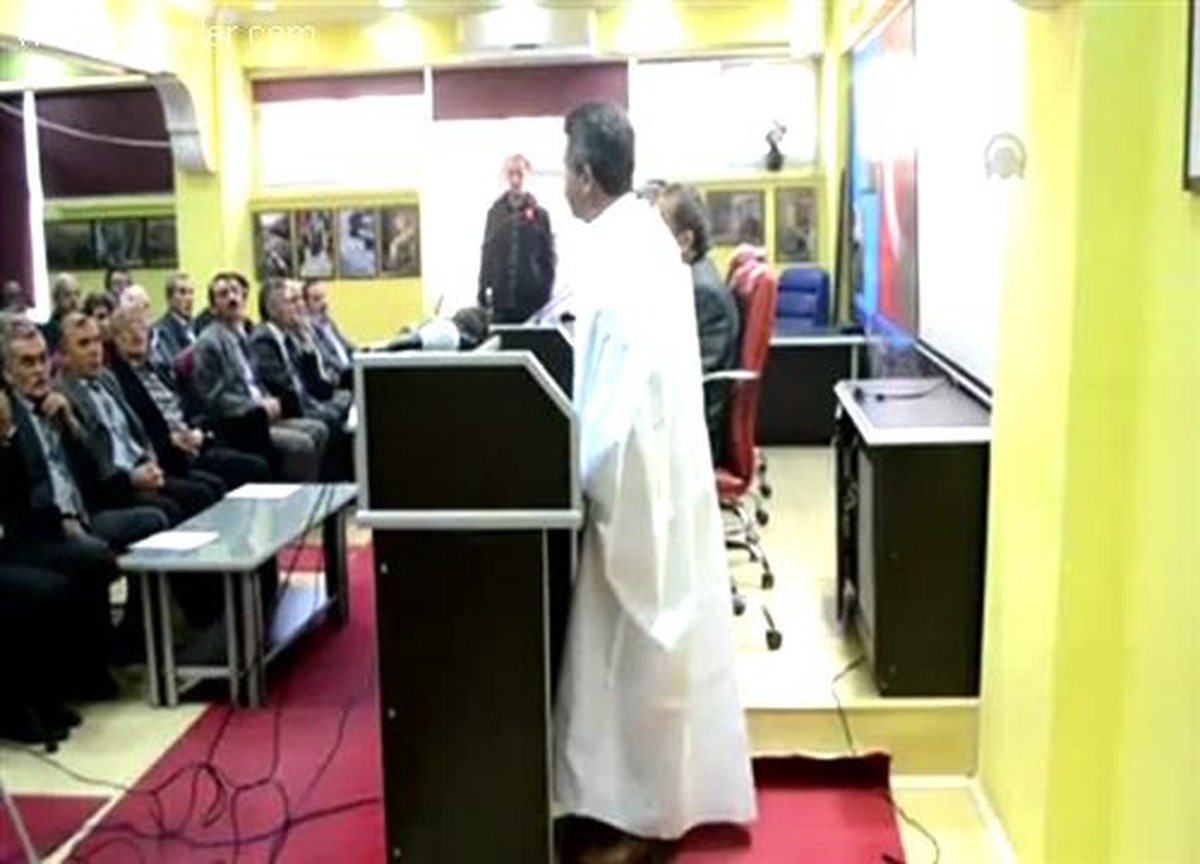 Değirmenli\'de Belediyenin Kapatılmasına Kefenli Protesto