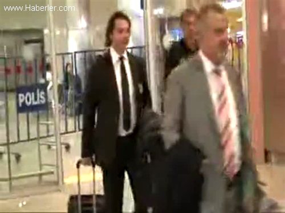 Beşiktaş, Akhisar Belediyespor Maçı İçin İzmir\'e Geldi