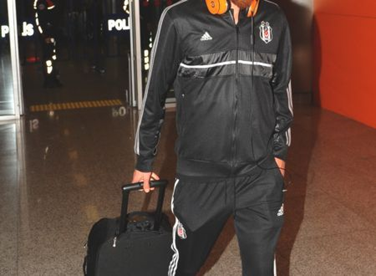 Beşiktaş Kafilesi İzmir\'e Geldi