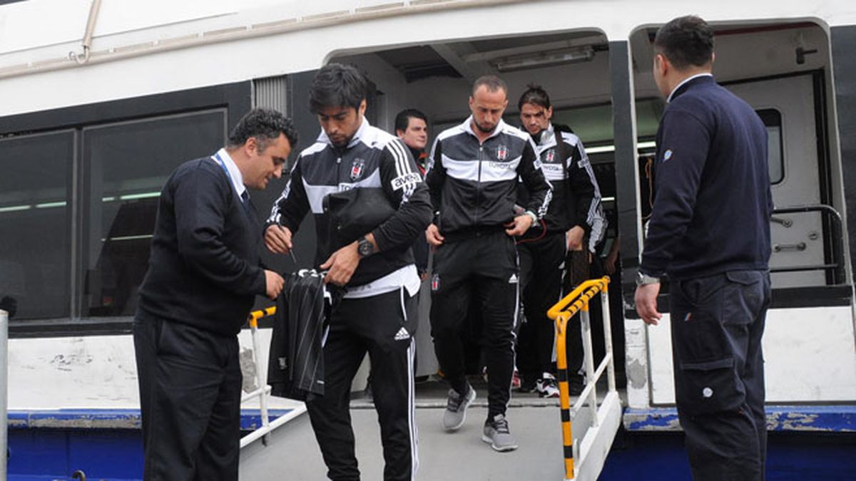 Beşiktaş Kafilesi İzmir\'e Gitti