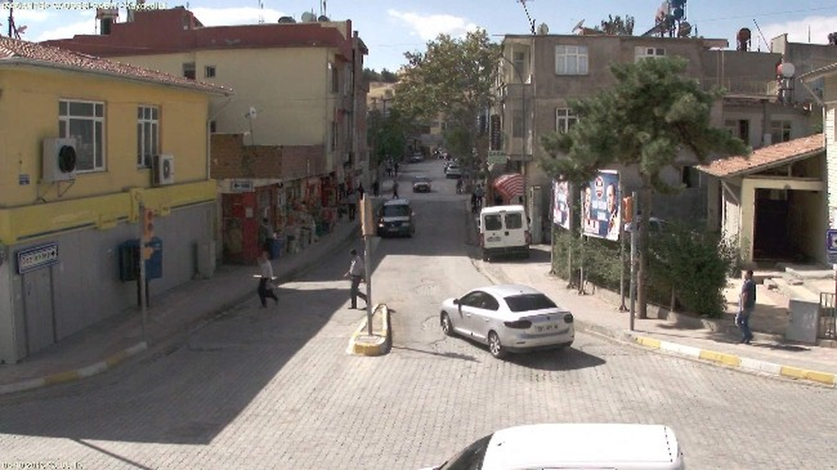 Besni\'de Gaspçılar Mobese\'ye Takıldı