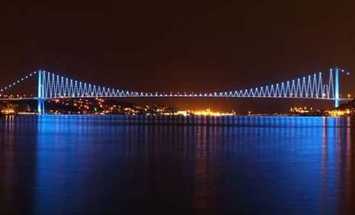 Boğaziçi Köprüsü\'ne "Marmaray" Işıklandırması