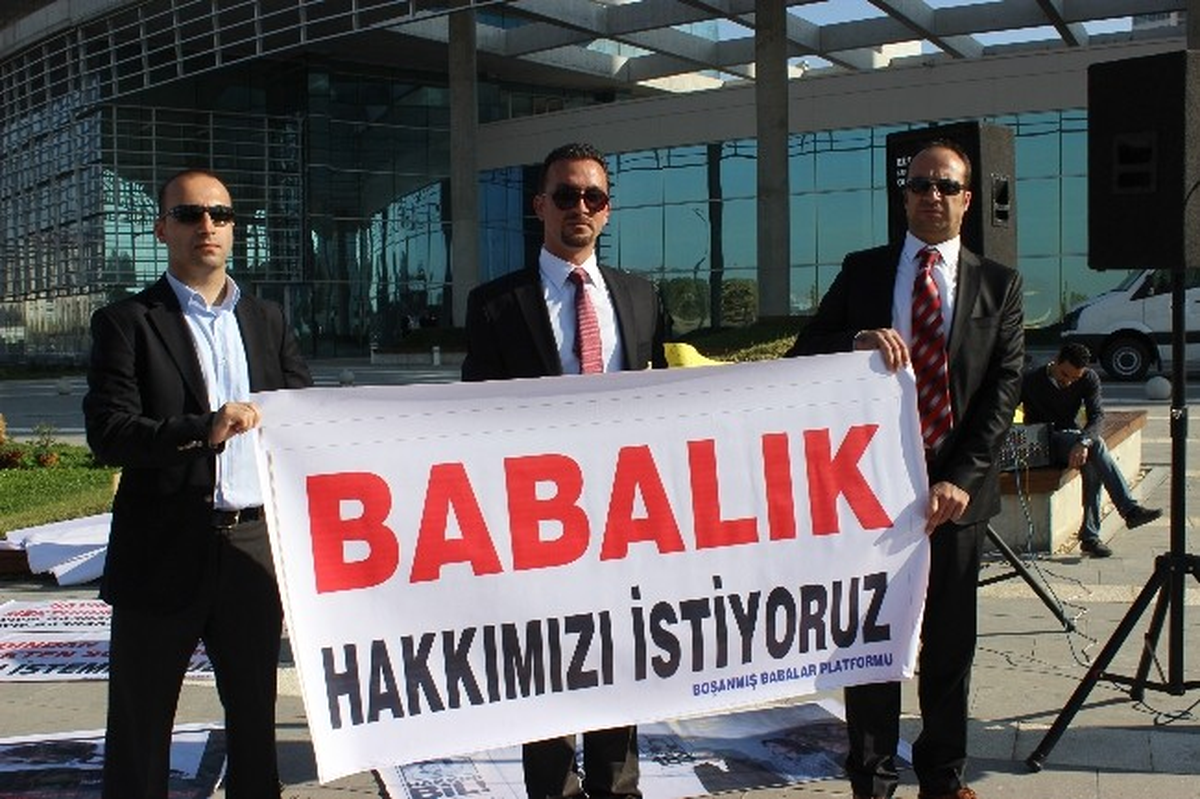 \'Boşanmış Babalar Platformu\'ndan Aile Bakanlığı Önünde Eylem