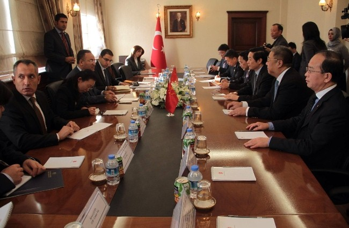 Çinli Bakan\'dan Kritik Ziyaretler