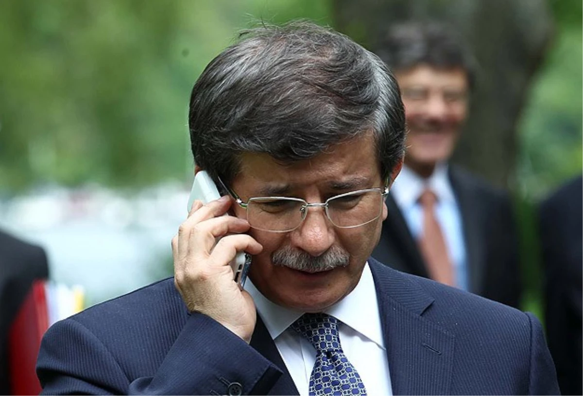 Davutoğlu, Yunanistan Dışişleri Bakanıyla Telefonda Görüştü