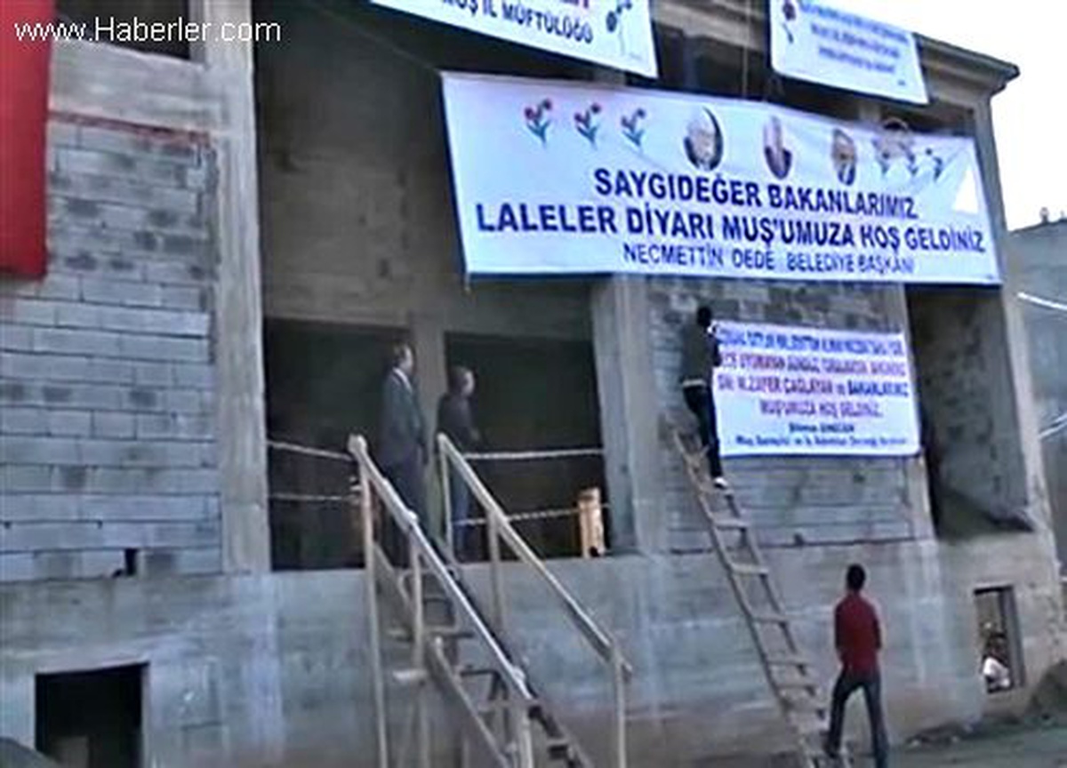 Ekonomi Bakanı Çağlayan incelemelerde bulundu