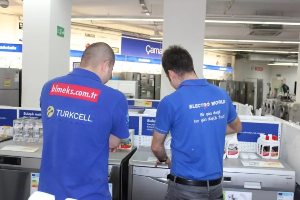 Bimeks, Electro World\'u Satın Aldı