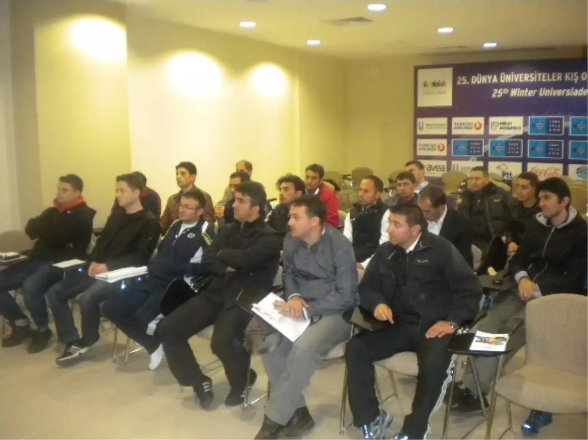 Erzurum\'da Masa Tenisi Hakem Semineri Yapıldı