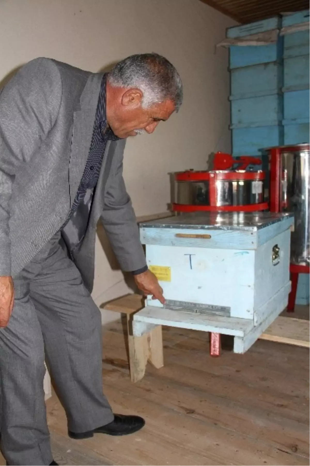 Evliyaoğlu; "Modern Kışlatma Alanları ile Arı Kayıpları En Aza İndirilecek"