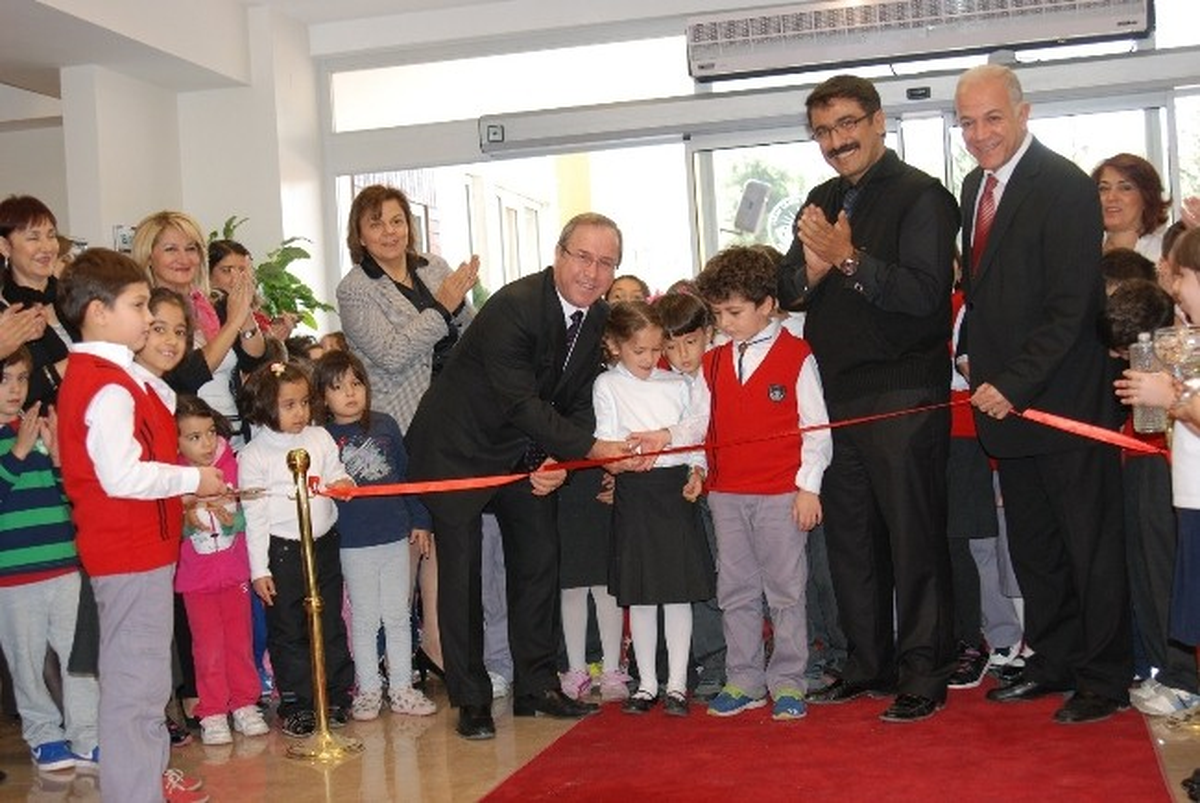 Fotoğraflarla Yaşayan Atatürk Sergisi GKV\'de Açıldı