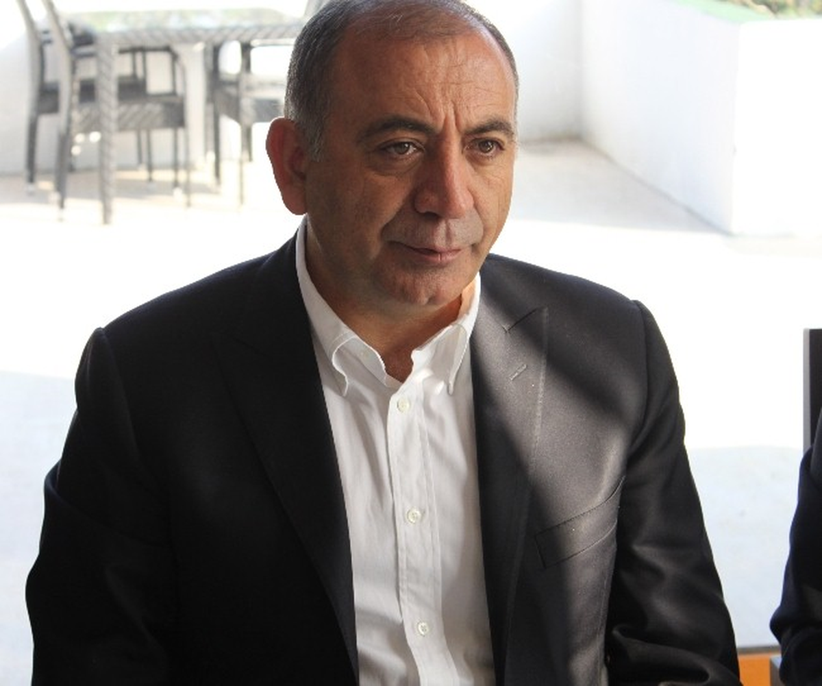 Gürsel Tekin: "Siyaset Kirlendi"