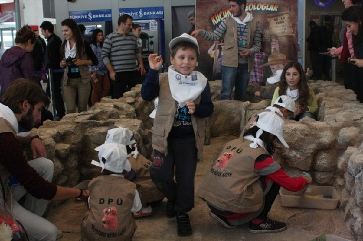Höyük Kazısı İstabul\'da Tanıtıldı