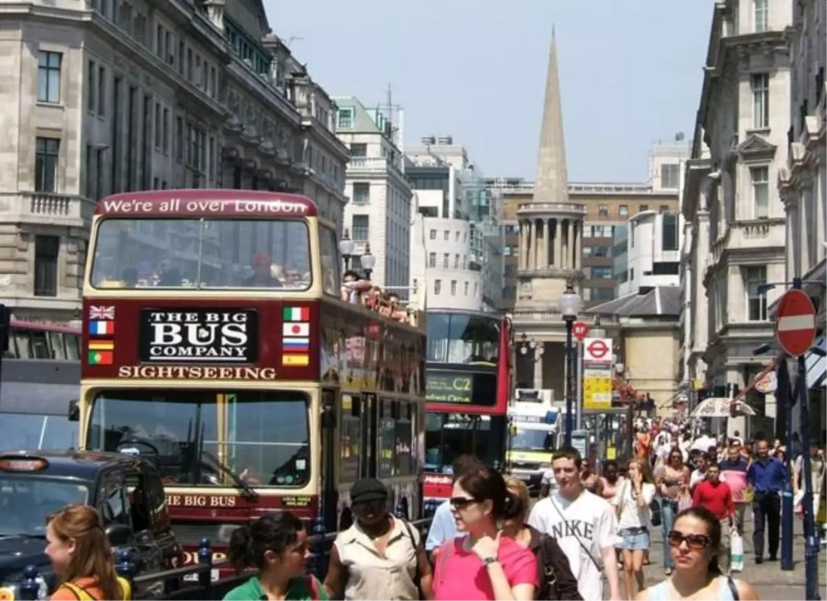 İngiliz Ekonomisi Üçüncü Çeyrekte Yüzde 0,8 Büyüdü