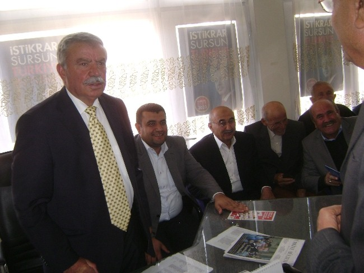 İşadamı Vahap Küçük AK Parti\'den Doğanşehir İlçe Başkanlığına Aday Adayı Oldu