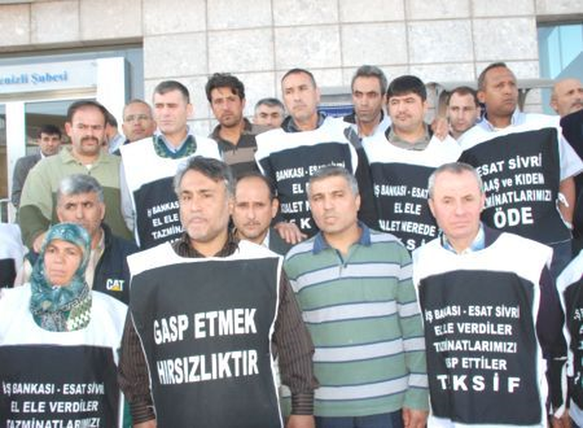 Kapatılan Fabrikanın İşçileri Bankada Eylem Yaptı