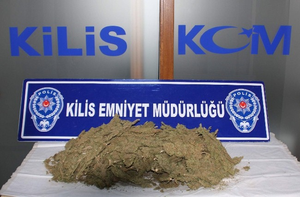 Kilis\'te 10 Kilo 160 Gram Kubar Esrar Ele Geçirildi