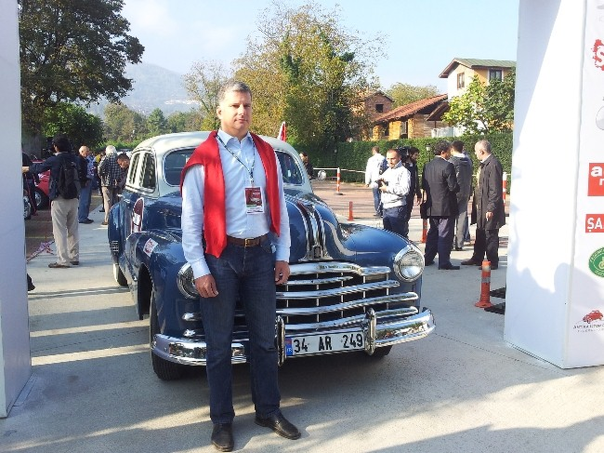 Klasik Otomobiller Afyon\'a Doğru Yola Çıktı