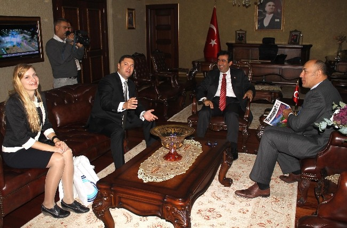 Litvanya Büyükelçisi Kudzmanas\'dan Vali Güzeloğlu\'na Ziyaret