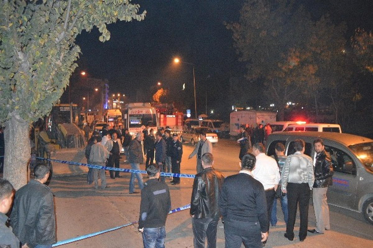 Afyonkarahisar\'da Silahlı Kavga: 2 Yaralı