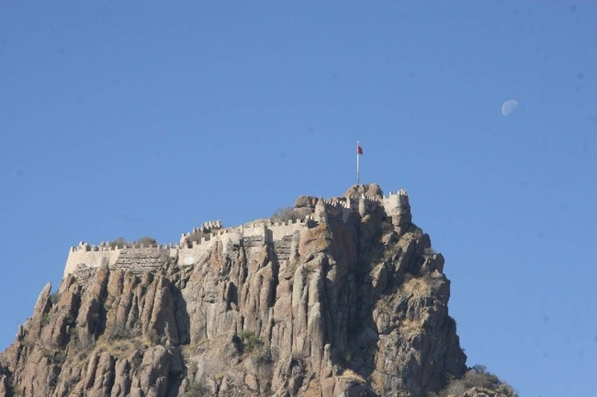 Öğle Saatinde Ay Manzarası Görenleri Büyüledi